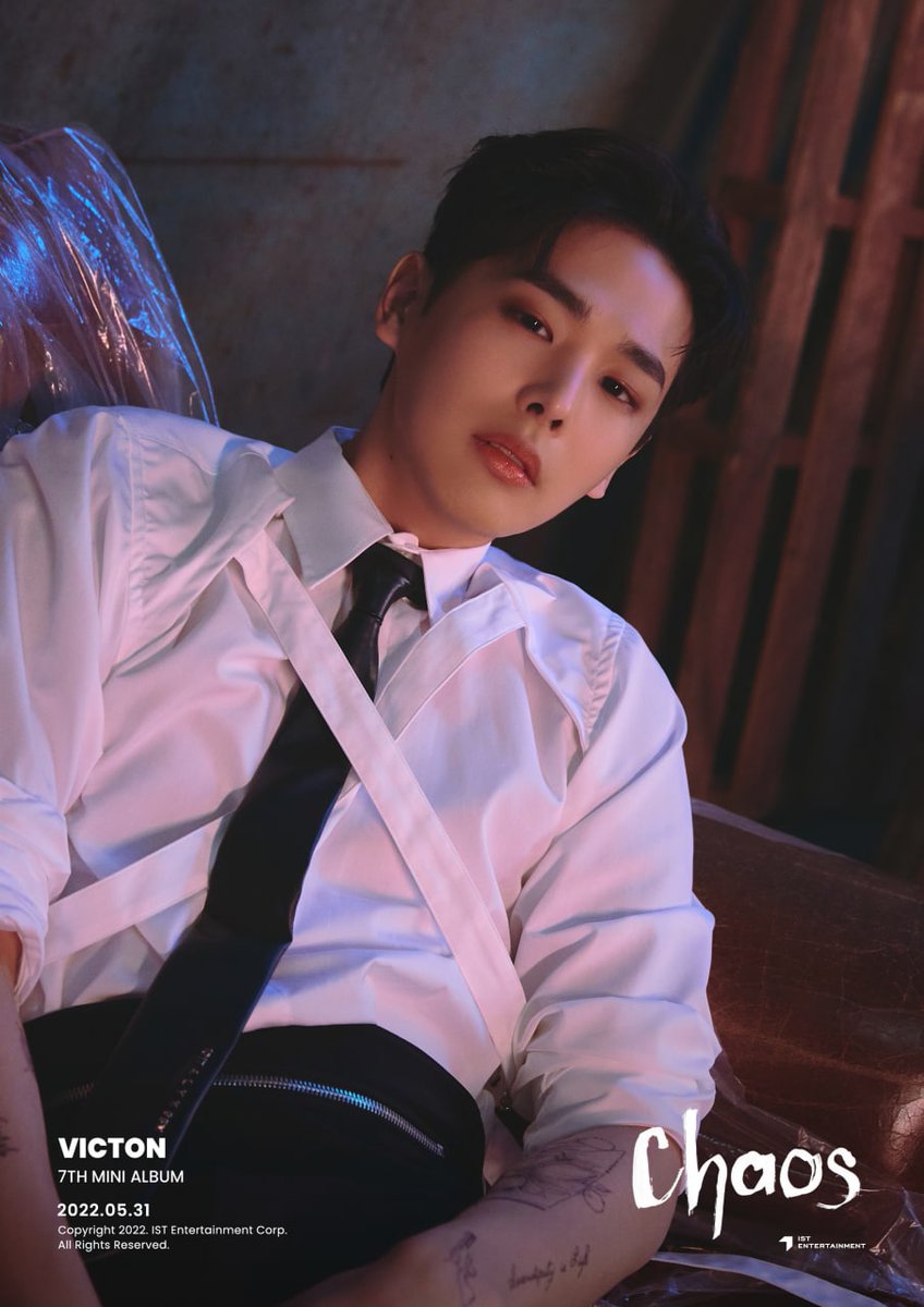 centralvictonbr's tweet photo. 📸| #CHAOS • Confira o Concept image dos membros do Victon para a versão #Chaos

• #BYUNGCHAN

#VICTON #빅톤 @VICTON1109 (+) https://t.co/RbgWxCledf