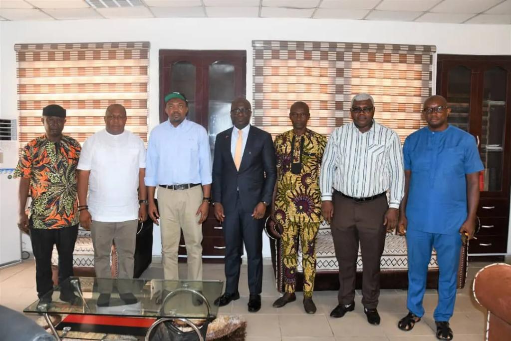 GUkorah's tweet photo. The Executive Director KNCV Nigeria, Dr. Bethrand Odume accompanied by the KNCV Anambra team paid a courtesy visit today to the New Honorable Commissioner of Health Anambra State Dr. Afam Ben Obidike.

#EndTBinNigeria #CheckAmO  #KNCVNigeria https://t.co/N8xu52AcVC