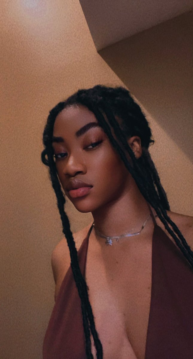 ElizhaOfficial's tweet photo. Champagne stripper
Real Gold Diggger
She need mula
Big bag billa🔐 https://t.co/aoxJWnh74B