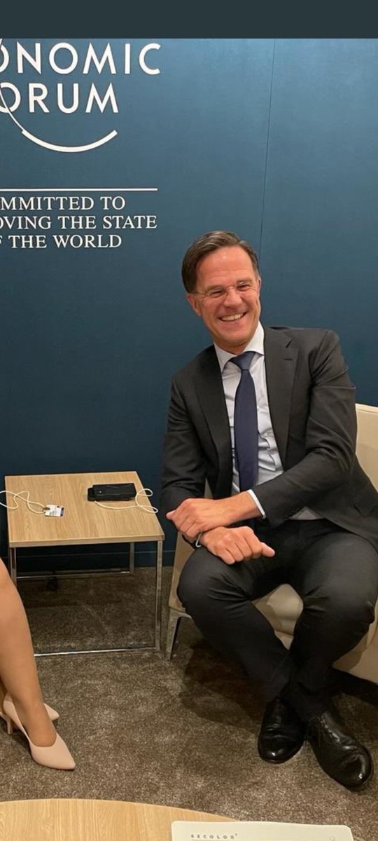 Kdewal261's tweet photo. Even een vraagje.....hoeveel nokia,s heeft deze man ?
#ingeruild?
Nederland
Dit is ons probleem!
Weg met het #WEF #pinokia https://t.co/PJvTJ8nFvG