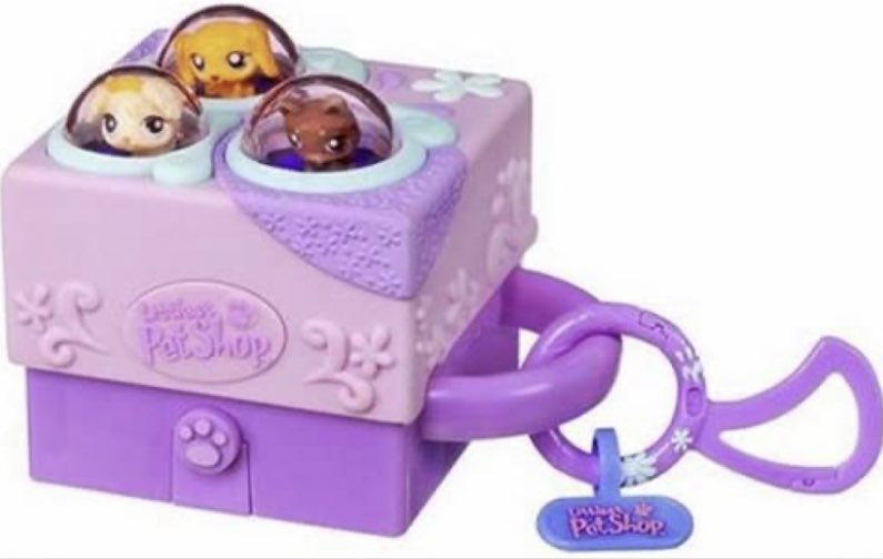 jooooliagoolia's tweet photo. wish i was a teeny tiny littlest pet shop in a teeniest tiniest pet shop playset https://t.co/PvjkpsId2v