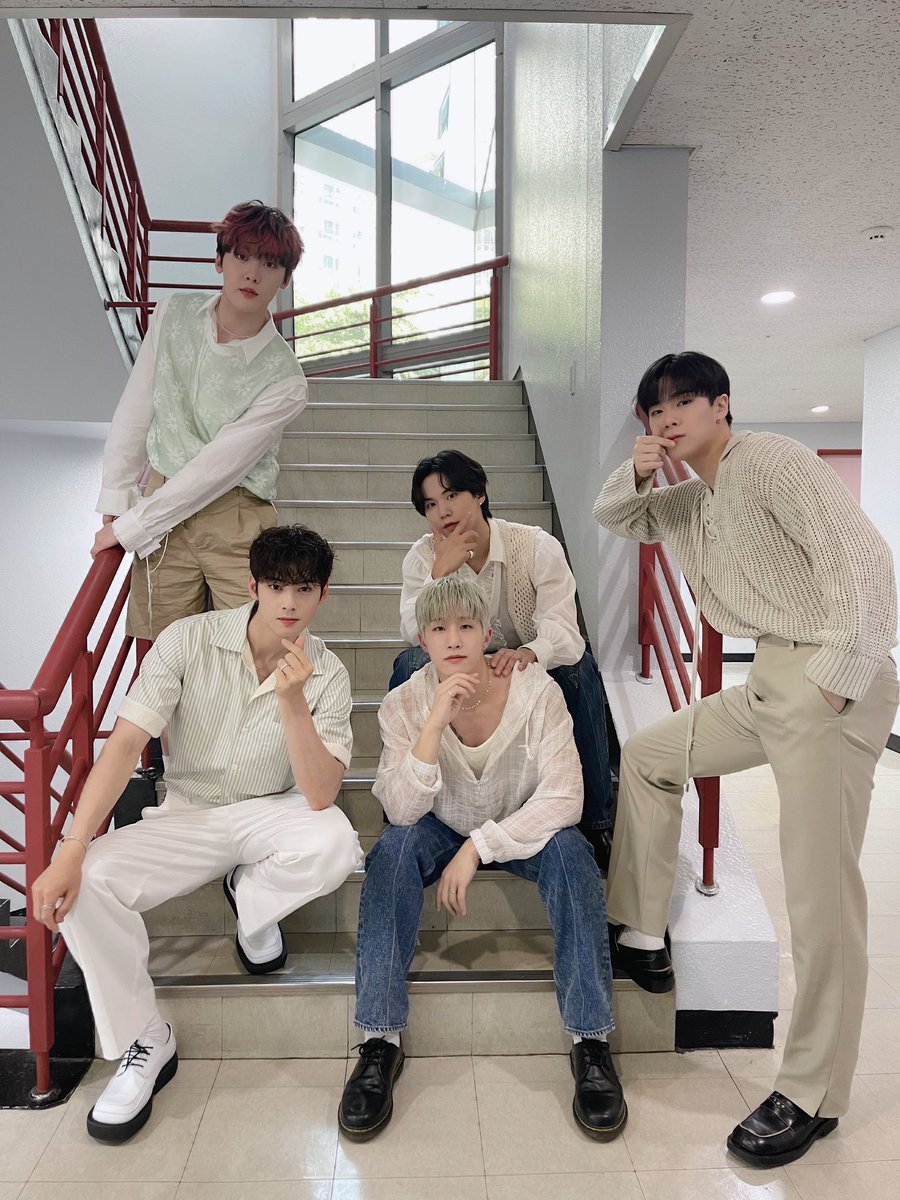 infoastroha's tweet photo. 🗓️❗26 DE MAYO 6 PM KST

¡ #ASTRO  se presentará con #CandySugarPop en MCountdown !

🔗 https://t.co/tMyu43fb5w…

3:00 am 🇸🇻🇳🇮🇬🇹🇨🇷🇧🇿🇭🇳
4:00 am 🇲🇽🇵🇪🇨🇴🇪🇨🇵🇦
5:00 am 🇨🇺🇩🇴🇧🇴🇻🇪🇵🇷🇨🇱🇵🇾 
6:00 am 🇦🇷🇧🇷🇺🇾
11:00 am 🇪🇸 https://t.co/vr3wBPfp9x