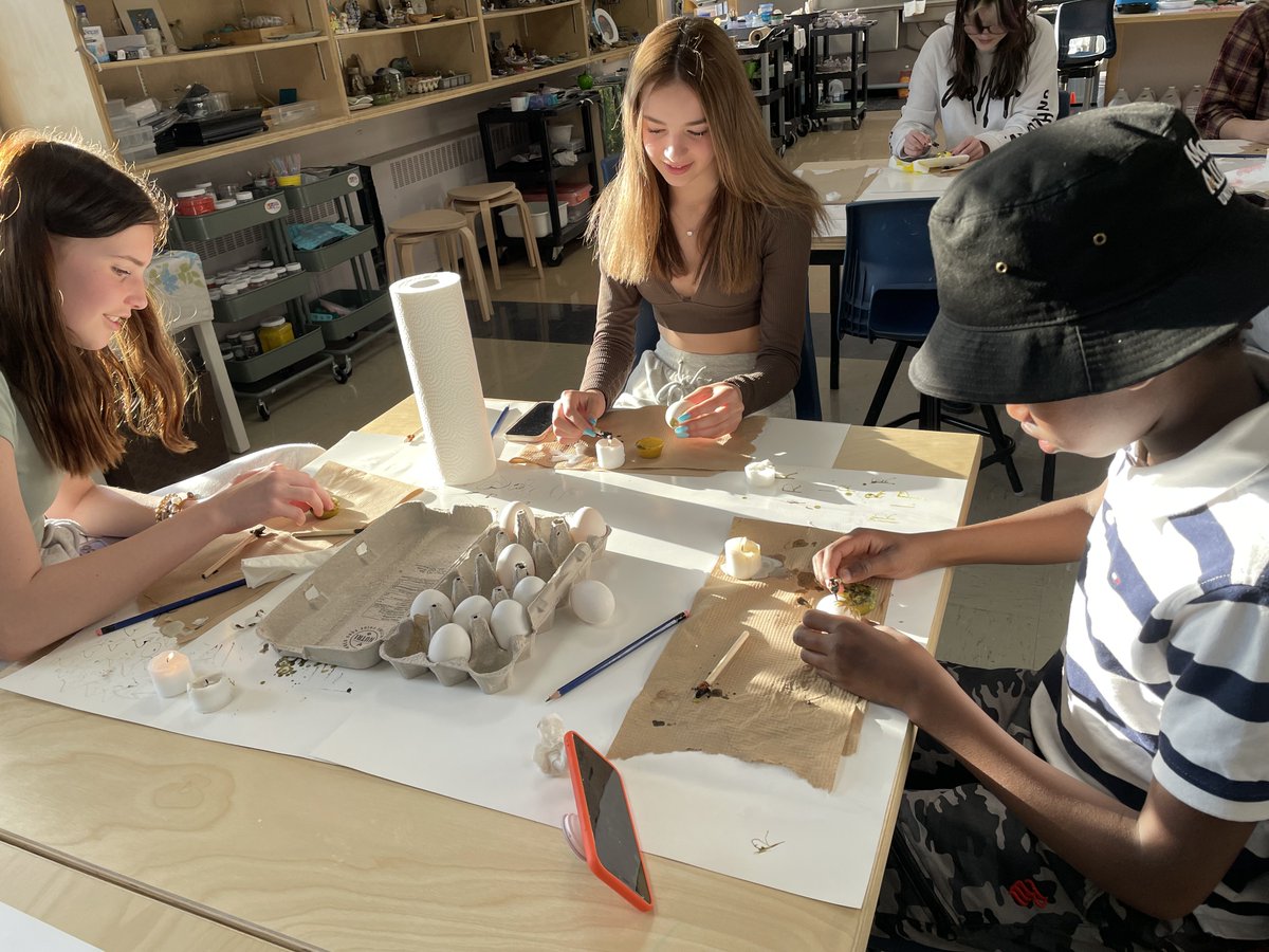 KennDrama's tweet photo. Making Ukrainian Eggs with @HRCEFineArts with artist Ruby Boutilier. Kids from all over the @HRCE_NS came together to learn how! #ThanksToYouHalifax @beckykentHRM https://t.co/Bm6S8t8cdh