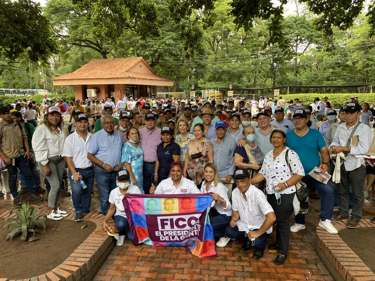 FrancoOvalle's tweet photo. Invitamos a los cesarenses, a todos los colombianos este domingo 29 de mayo, salgan a votar, elija bien, #Fico es la mejor opción. @ficogutierrez será el presidente de la gente. https://t.co/aPH04PztVy