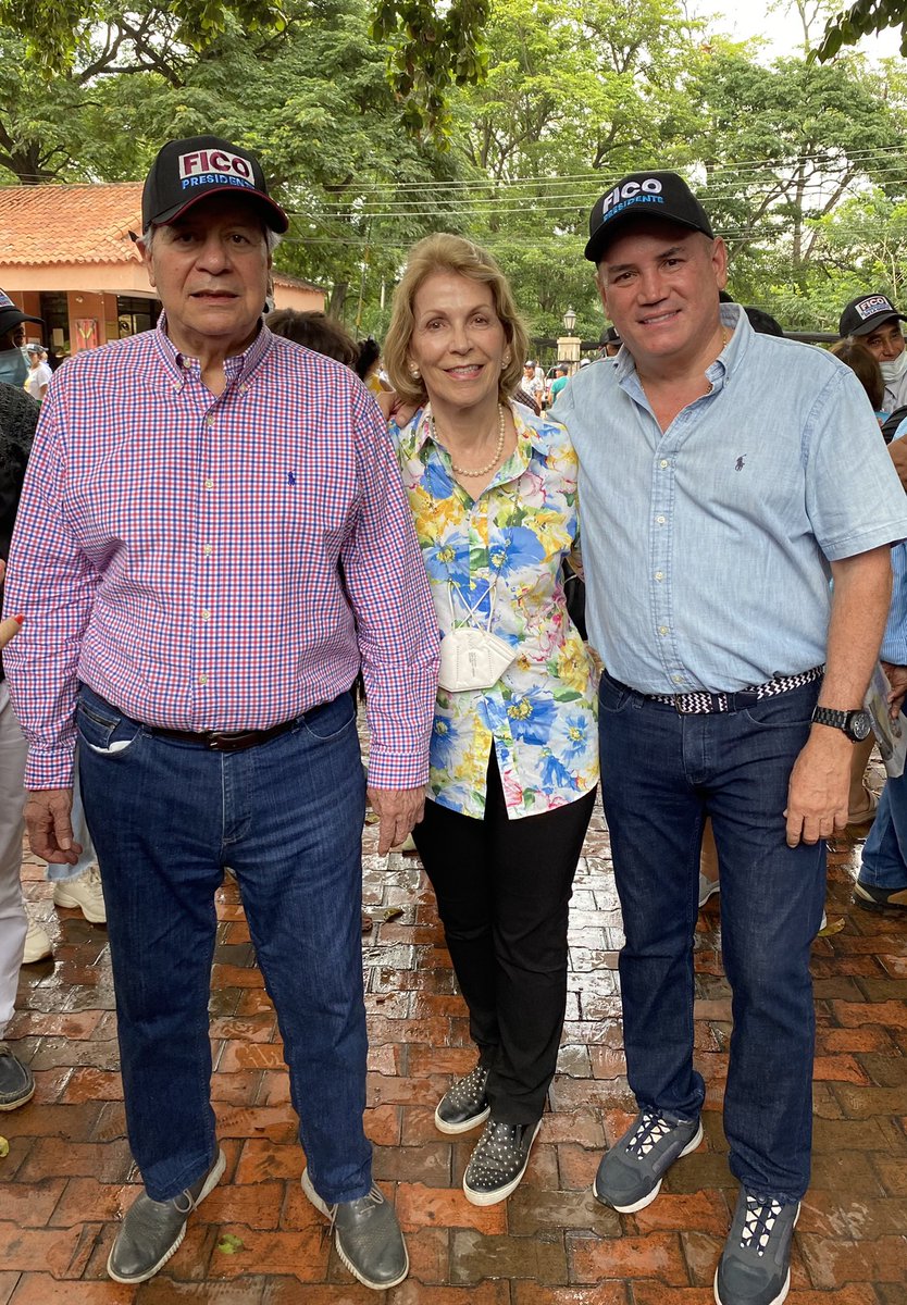 FrancoOvalle's tweet photo. Invitamos a los cesarenses, a todos los colombianos este domingo 29 de mayo, salgan a votar, elija bien, #Fico es la mejor opción. @ficogutierrez será el presidente de la gente. https://t.co/aPH04PztVy