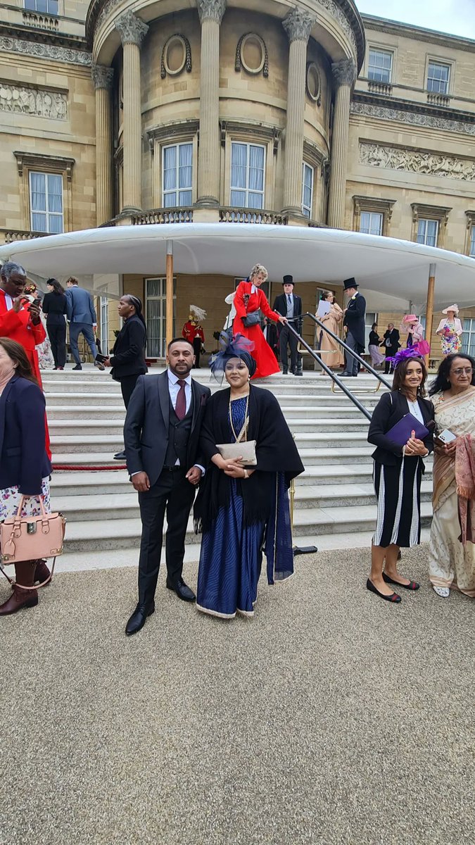 rowsonarabegum's tweet photo. What an amazing day spent today at The Royal Garden Party at Buckingham Palace! The palace gardens was so beautiful. Despite the rainy weather, everyone was in high spirits. Grateful for the opportunity! 😊

#wiltshire #royalgardenparty #buckinghampalace #salisbury #voluntarywork https://t.co/AwqQL5jiN9