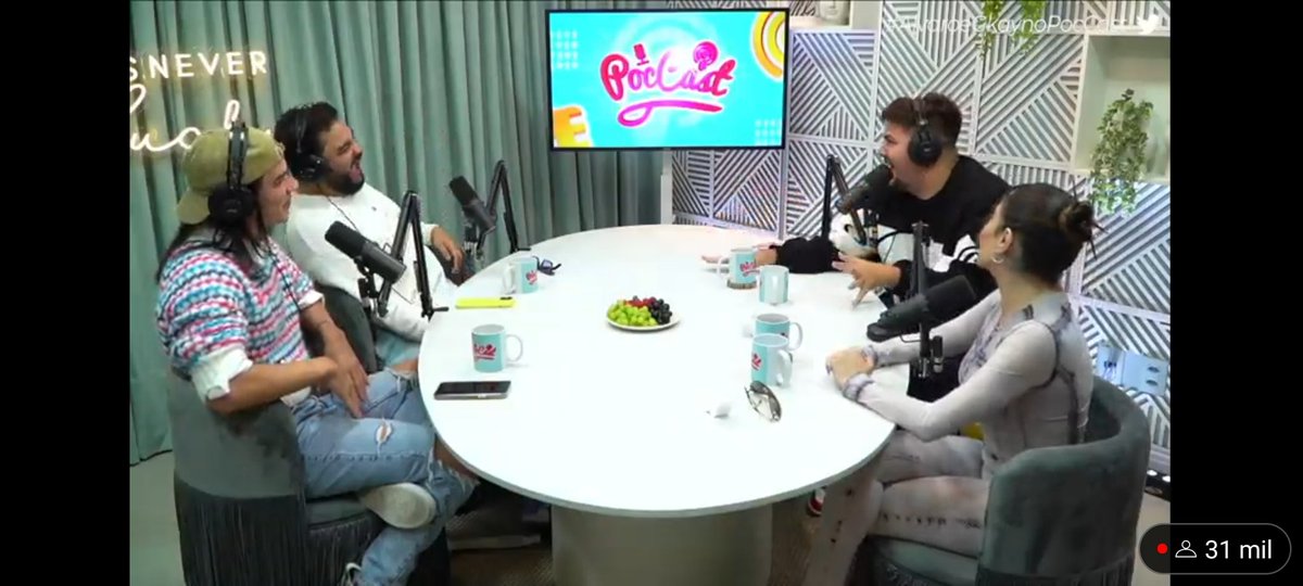 AnaLvia637's tweet photo. Um grupo que eu amaria fazer parte! #AlvaroeGkaynoPocCast https://t.co/88459fKm3M