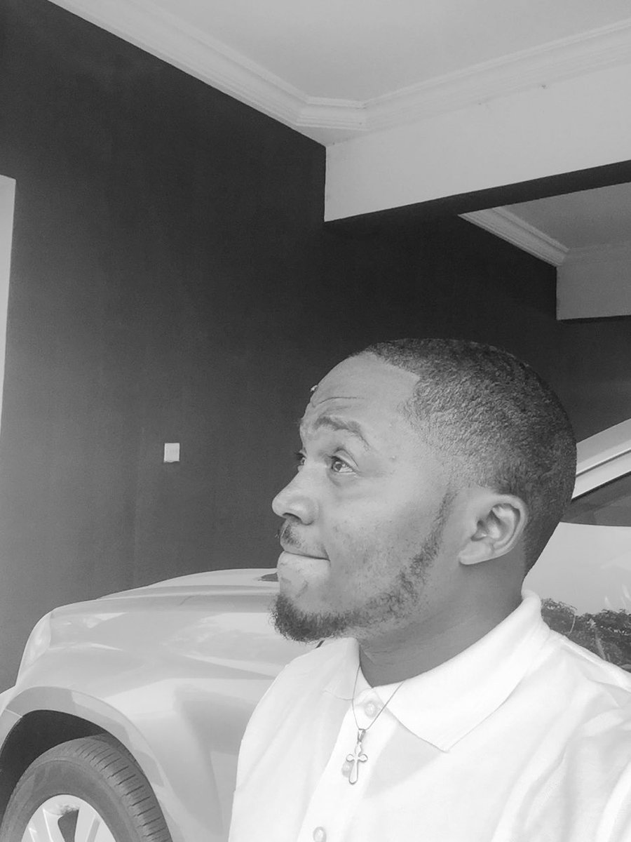 AkonBetrand's tweet photo. Me as low budget king #Davido https://t.co/T69cMAbL5a