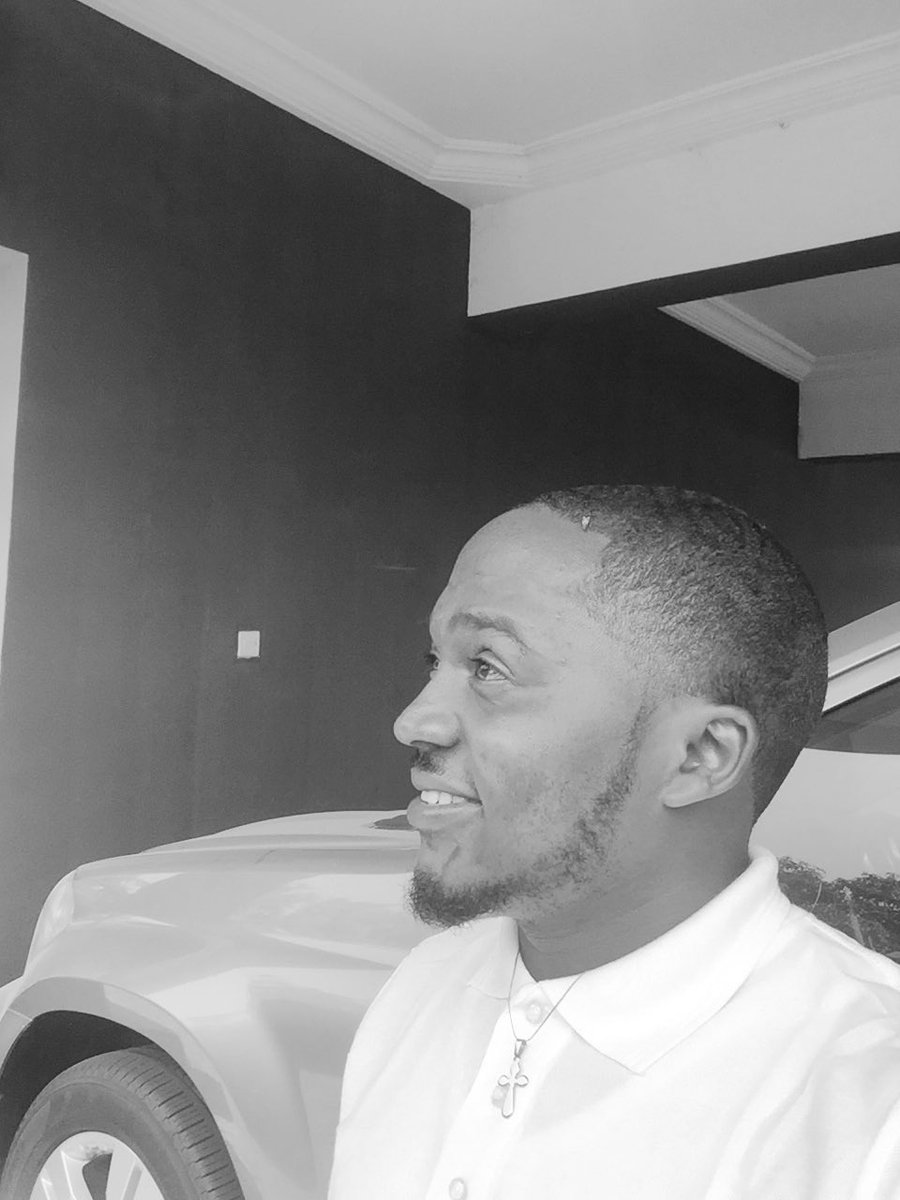 AkonBetrand's tweet photo. Me as low budget king #Davido https://t.co/T69cMAbL5a