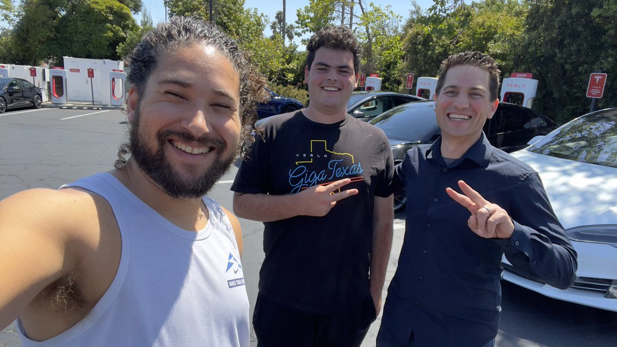 bookerc19's tweet photo. Met up with @BLKMDL3 &amp; @Sofiaan at the Madonna Inn Supercharger for an hour and got some exercise in playing with a rubber ball. The @Tesla community is incredible. https://t.co/BchiLJ1QWN