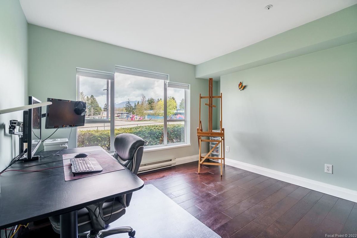 TeamWayneRemax's tweet photo. WFH?👩🏻‍💻 

With nearly 1,100 square feet, our condo listing in Port Coquitlam has plenty of space for a home office or spacious third bedroom.  104-2285 Pitt River Rd, #PoCo

https://t.co/JECAOJ17nD https://t.co/eImlbGvCfH