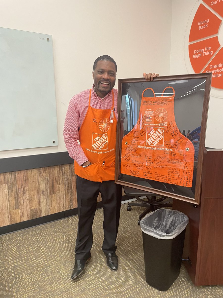 We’re going to miss this guy so very much! Tony you are a great GM, an inspirational leader, and one of the most down to earth people I have ever met! Congratulations on your promotion to SDO! 🎉 @THDHRMatt @DanielleDolina @Mcgalec99 @_ian_phelps @Bhutch07 @HDLyles @kelli_watson1