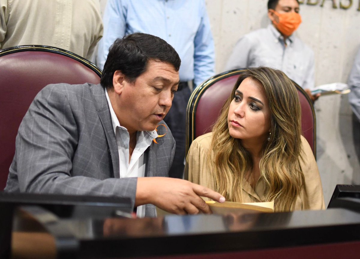 GLPRI_VER's tweet photo. Los diputados del #GLPRI este miércoles presentes en la sesión ordinaria del @legisver trabajando por los #veracruzanos https://t.co/SMdM21k3gn