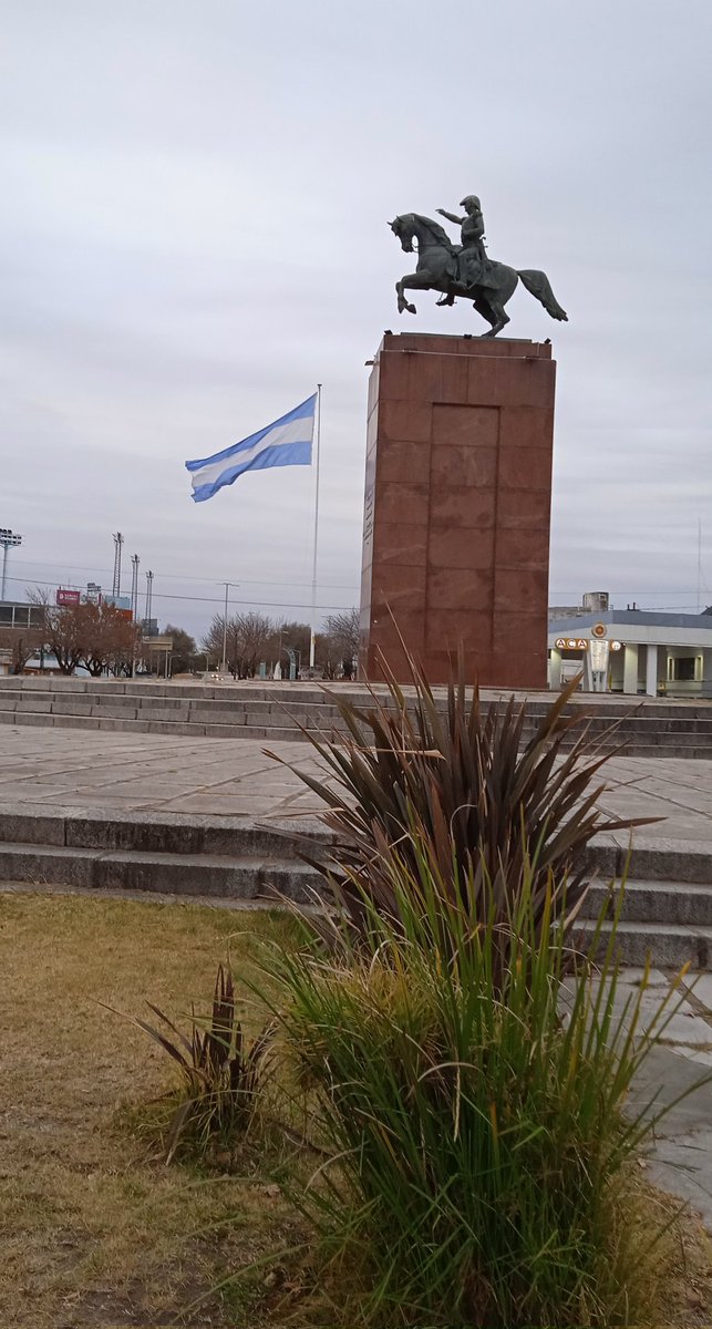 MarcelaBocco's tweet photo. Tardecita gris del 25 
Río Cuarto.
Cba. Argentina. https://t.co/1sLLkIAxnu