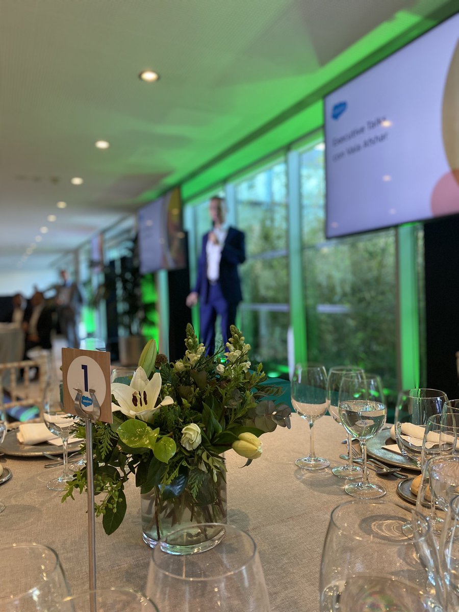 rocioguemes's tweet photo. Thank you @mildredlaya @salaforce @enriquepolo, for the most inspiring #ExecutiveTalks at @MuseoThyssen! Thanks @ValaAfshar for sharing principles of flow; #EvaMancera, @Iberdrola @jaimegcantero @retinate, @sastresegovia, @seur, #SamaryFernandez, @Vocento #AValero @Telefonica https://t.co/4WXfE7mCWy