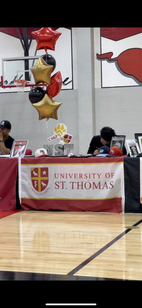 Officially signed to play college baseball ✍🏼⚾️
<a href="/NSSHBaseball/">NorthShore Baseball</a> 
@jazbaseballlife 
<a href="/DWoo22/">David Wood</a> 
<a href="/USTCeltsBSB/">UST Baseball</a>