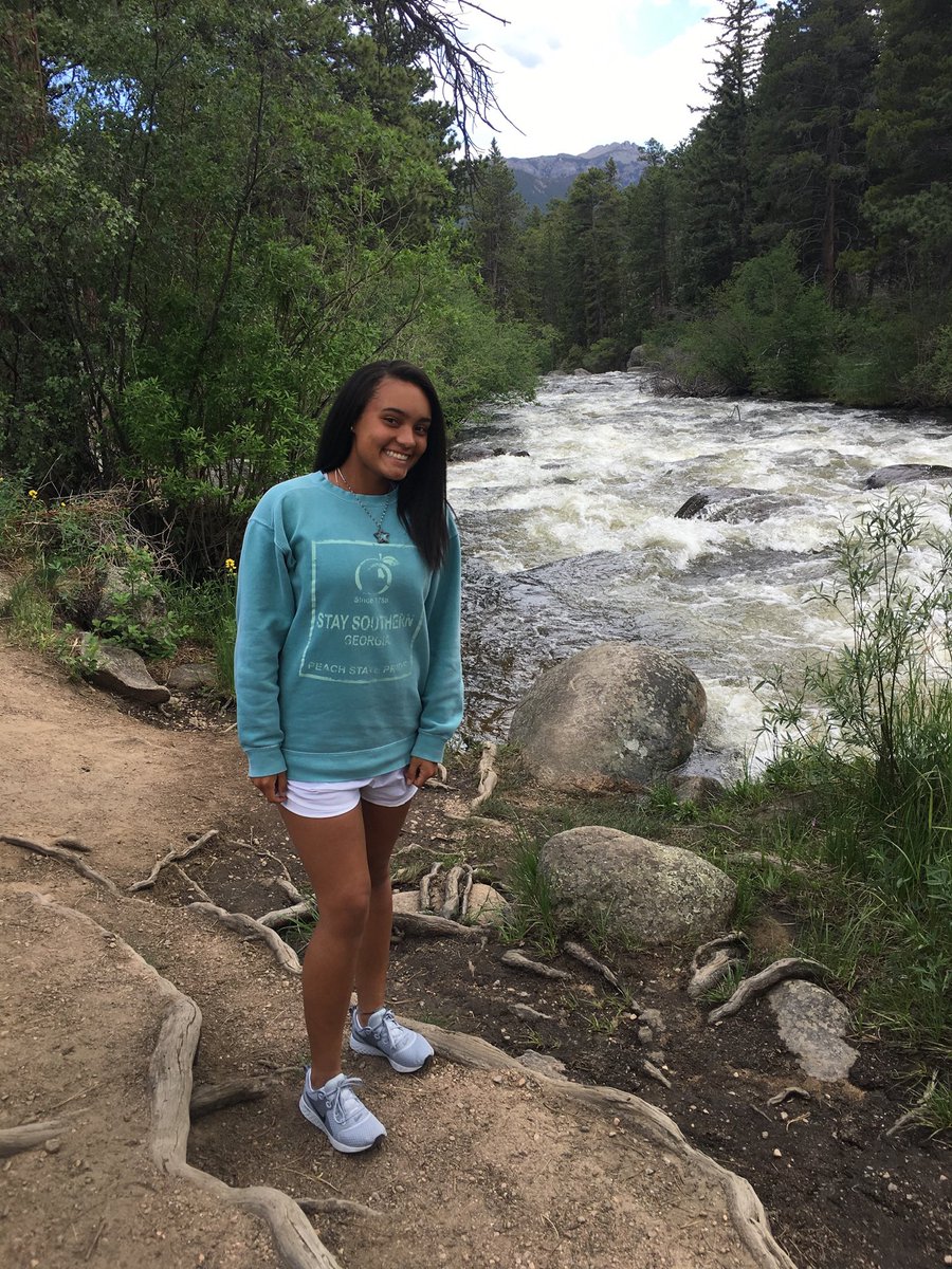 GaileyLane's tweet photo. #graduationmonth #classof2022 #mygirl #jaydendelaney #coloradomemories #lovethisgirl https://t.co/Z7Eha2MlqT