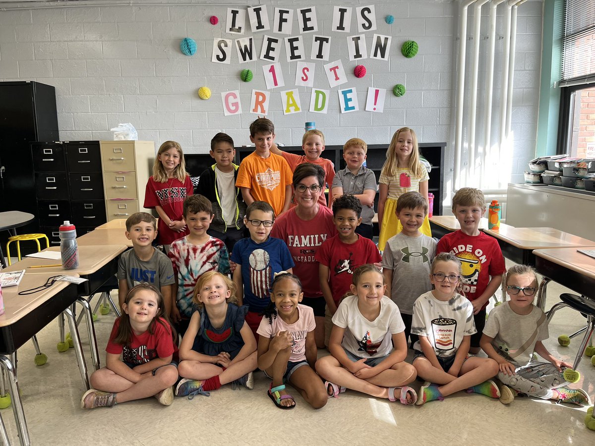 JCopelandMSE's tweet photo. Life was sweet this year with these Cuties!  I tell students each year we are a family in our classroom.  This year these students proved to persevere and learn to love and learn together.  @MES_Mustangs https://t.co/VcoR4Wzb6P