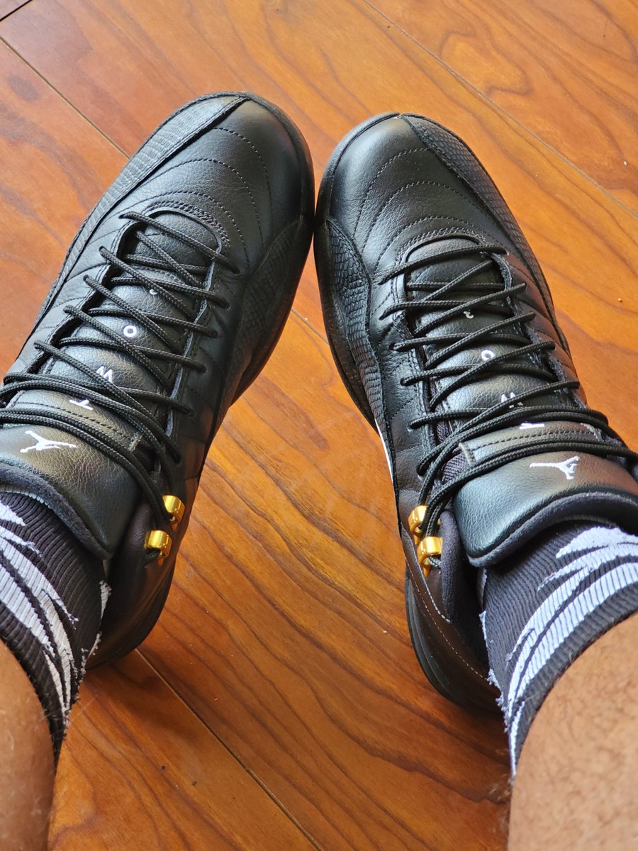 FMoneyBaggs's tweet photo. It's been raining here so I pulled out the Master 12s for today!
What are yall rocking for those rainy days?
#KOTD #kicks #sneakerheads #Jordan #master12s #sneakerhead #sneakers # https://t.co/IgMibbJ4Nm