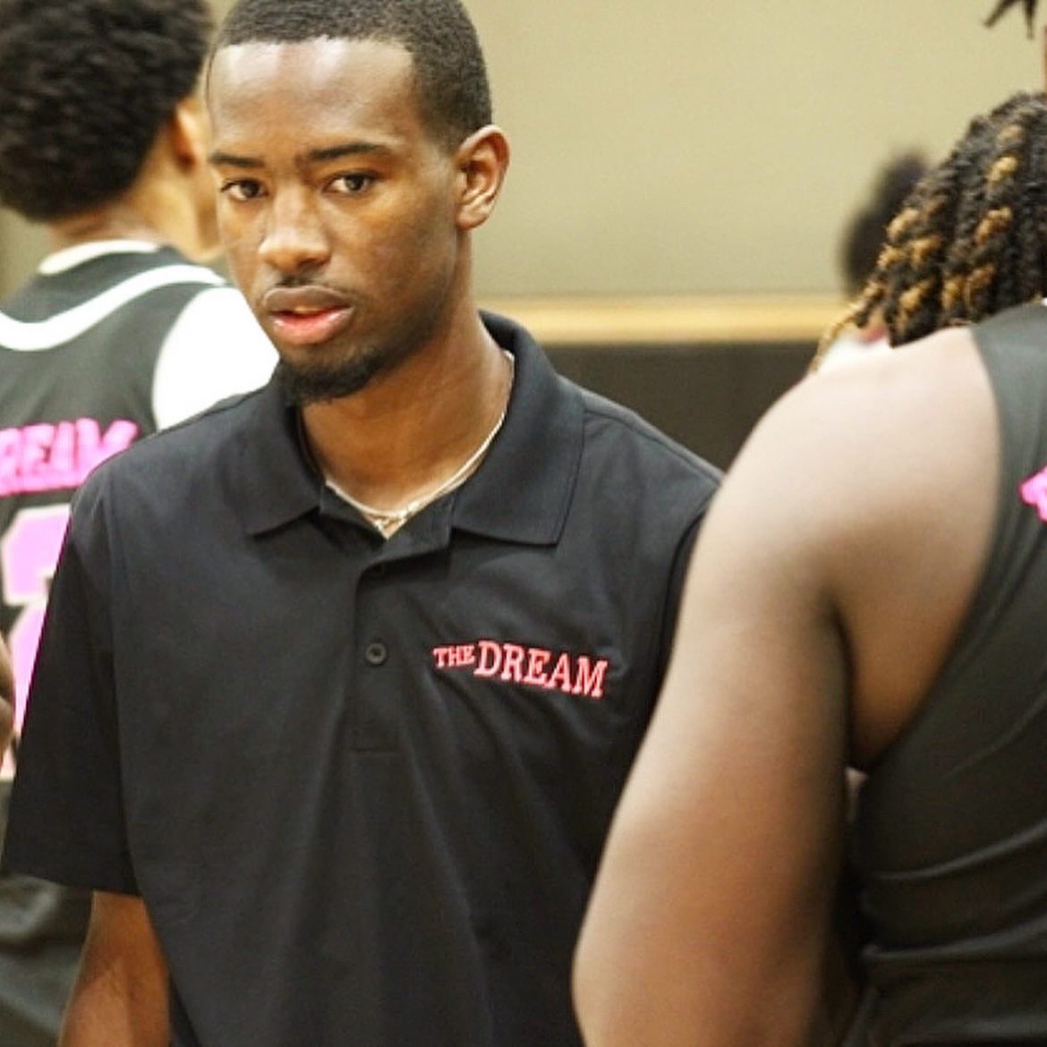 jaionmars's tweet photo. Started my own AAU Team #THEDREAM🪄 https://t.co/WI9xLFzV0X
