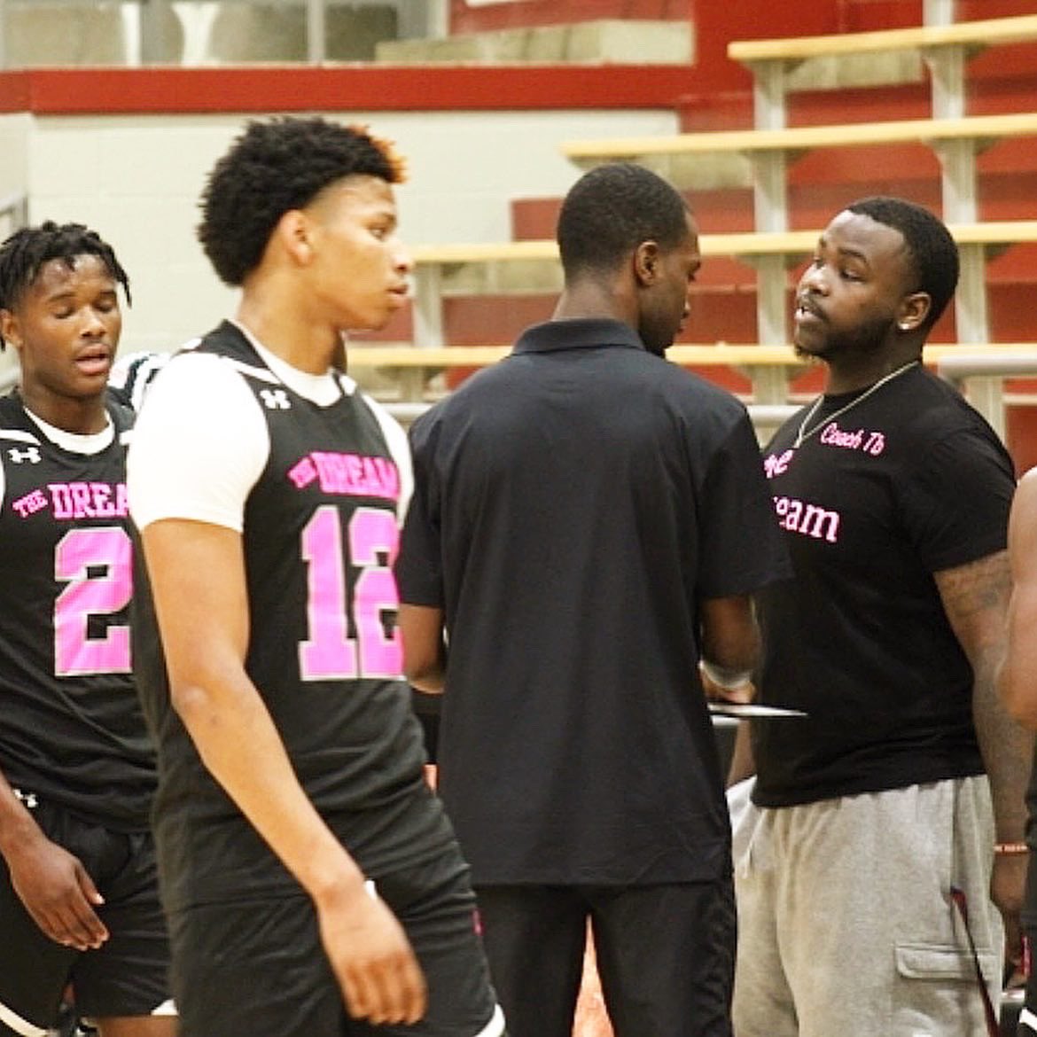 jaionmars's tweet photo. Started my own AAU Team #THEDREAM🪄 https://t.co/WI9xLFzV0X