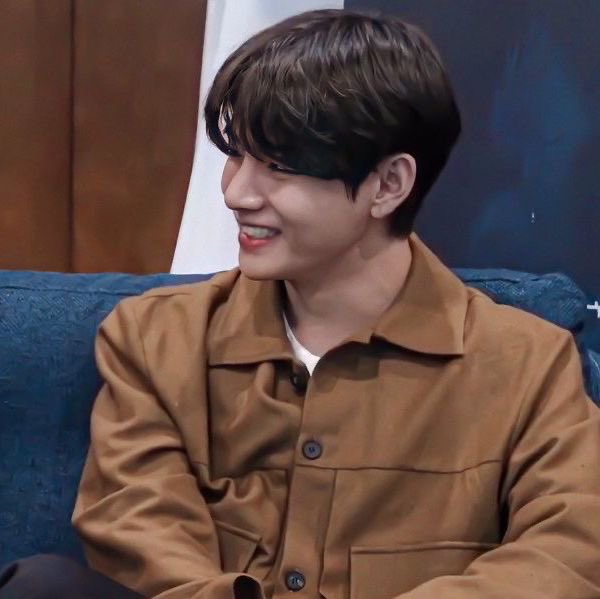 taekookthk's tweet photo. — Momentos taekook inolvidables que pudimos ver para contarlo 

⇴ a thread. https://t.co/LCygwrcOaU