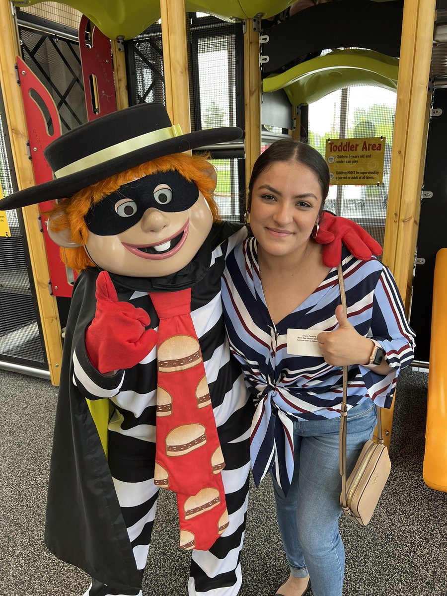 Angie zamora tweet media