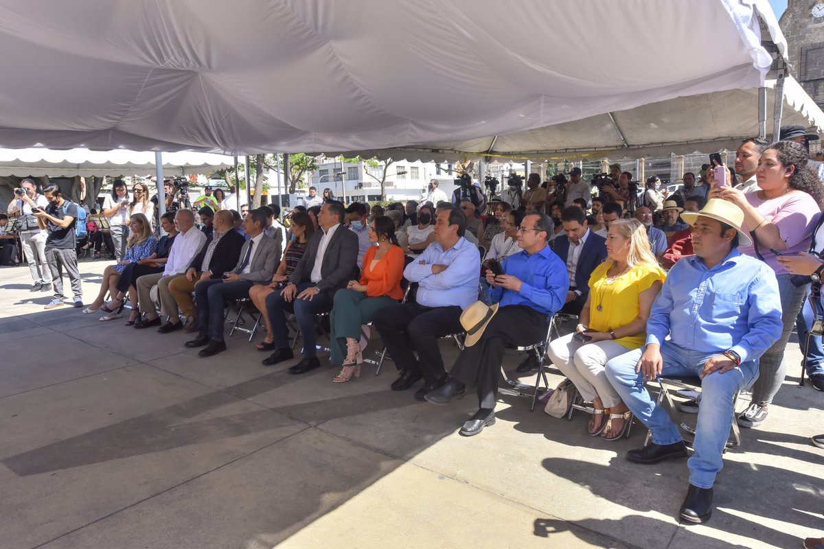 fjgmadariaga's tweet photo. Qué gusto que con las artes y el @itrali_udeg el @CUAAD_UdeG se sume al Paseo Literario en el andador Alcalde como parte de la declaratoria de “Guadalajara, Capital Mundial del Libro”. 👏🏽 https://t.co/DIZAE7mzhj