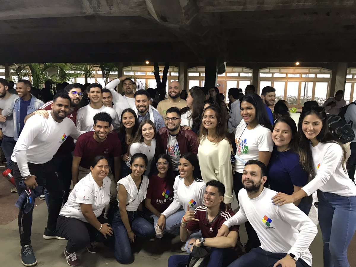 VivaLaUCV's tweet photo. #LaUCVvota | Gana el Centro de Estudiantes de Administración y Contaduría @sinergiaUCV y @SoyEACUCV https://t.co/iYwz7uC21P