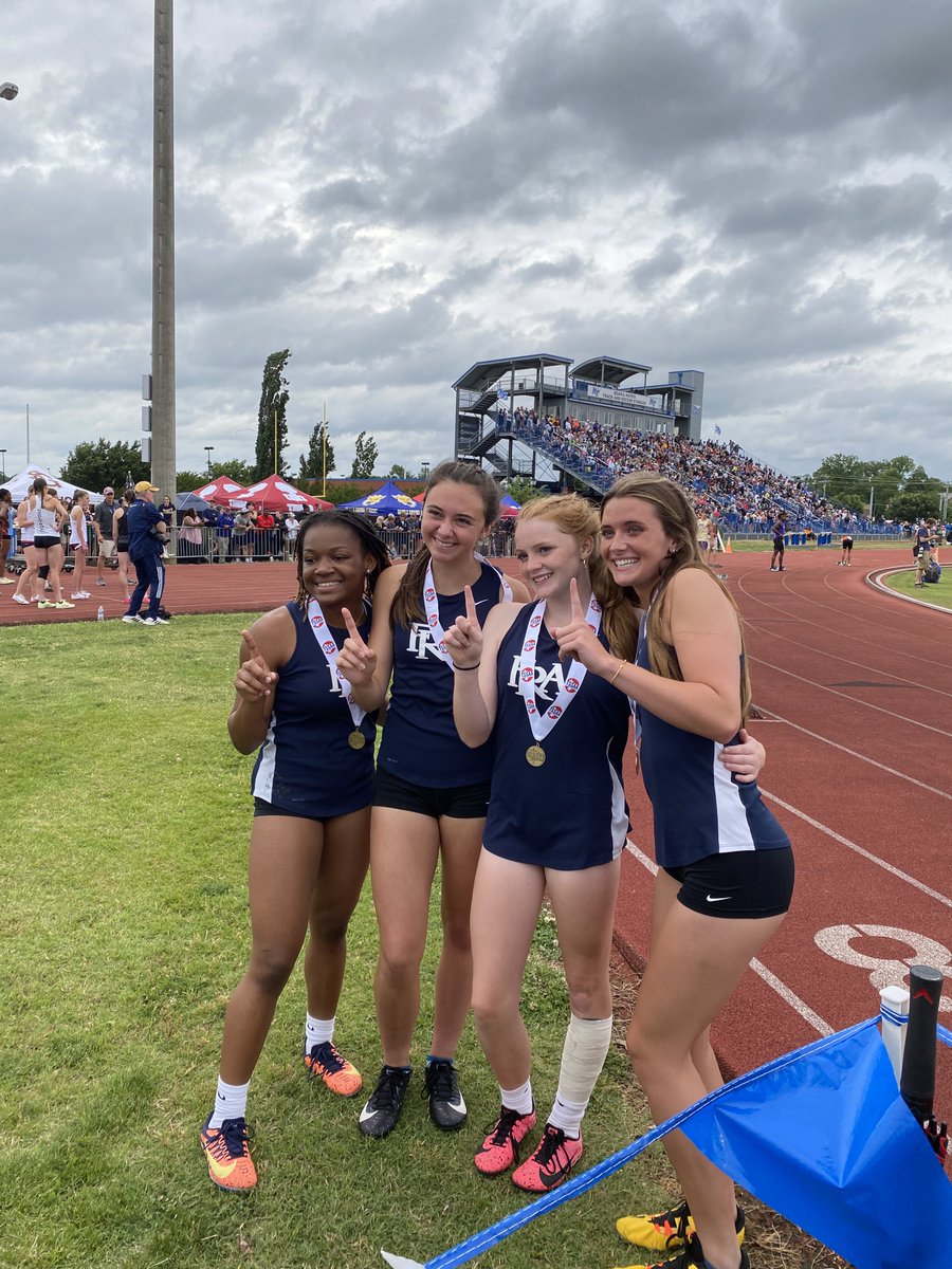 srcasey4's tweet image. State champs in the 4x100 and a school record!!!@FRApanthers @FRAathletics  #reallyfast