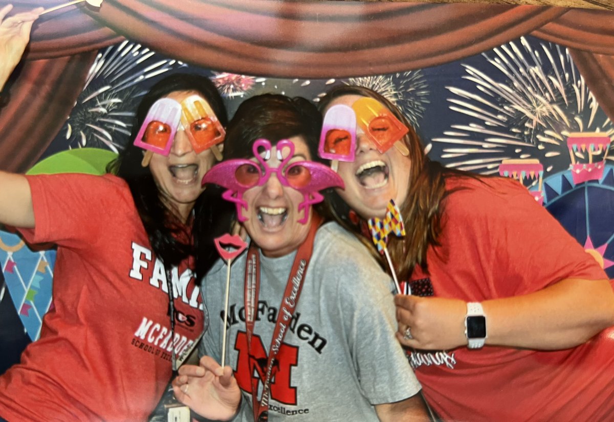 JCopelandMSE's tweet photo. I love my team!! ❤️ They keep me smiling and I am so thankful to work with these amazing ladies. 😊@kingmia5 @teamgillespie1 https://t.co/wmY8Qp4EWl