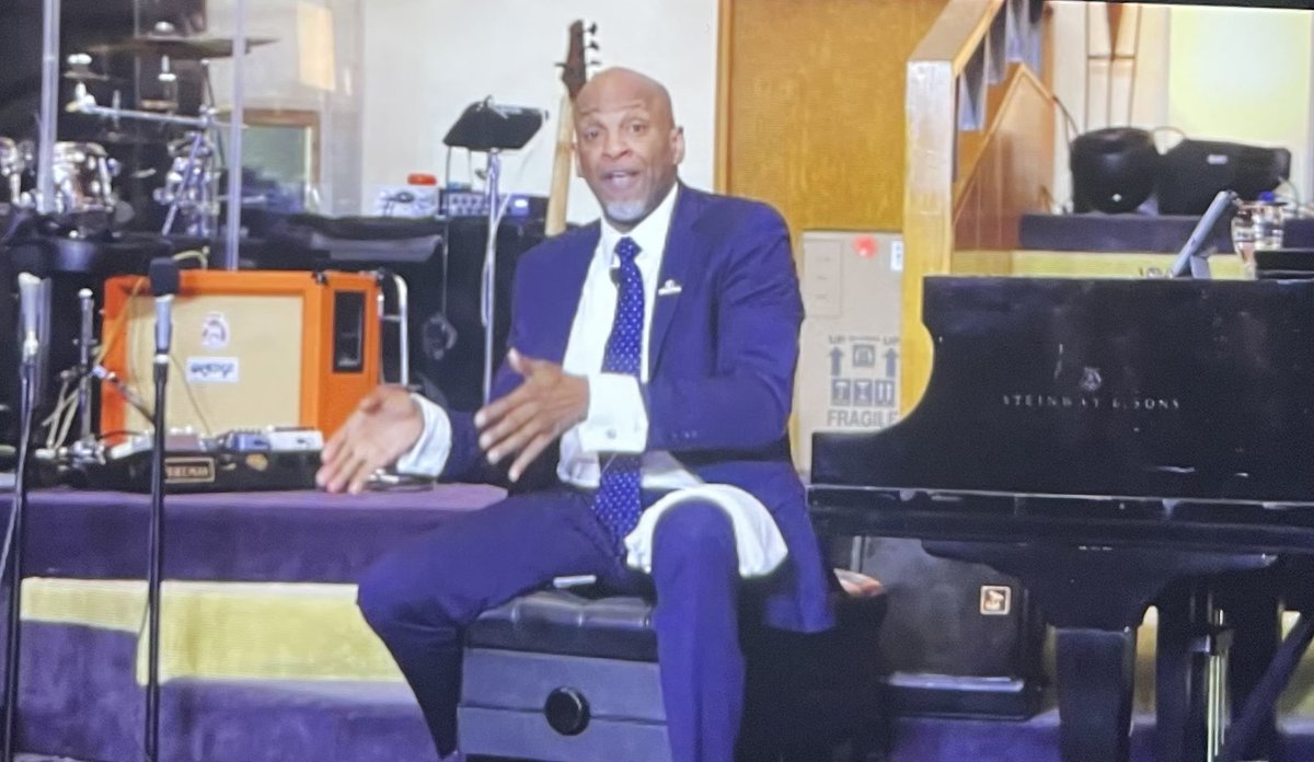 LRC_22814's tweet photo. Pastor ⁦@Donnieradio⁩ spoke a 
Prolific Word on Praise &amp; Worship @Holy Convocation #2022 
(Music Ministry) #PFIHC2022
#OtherPeopleInOtherPlaces 
#DonnieMcClurkin https://t.co/gz45zaHLSA