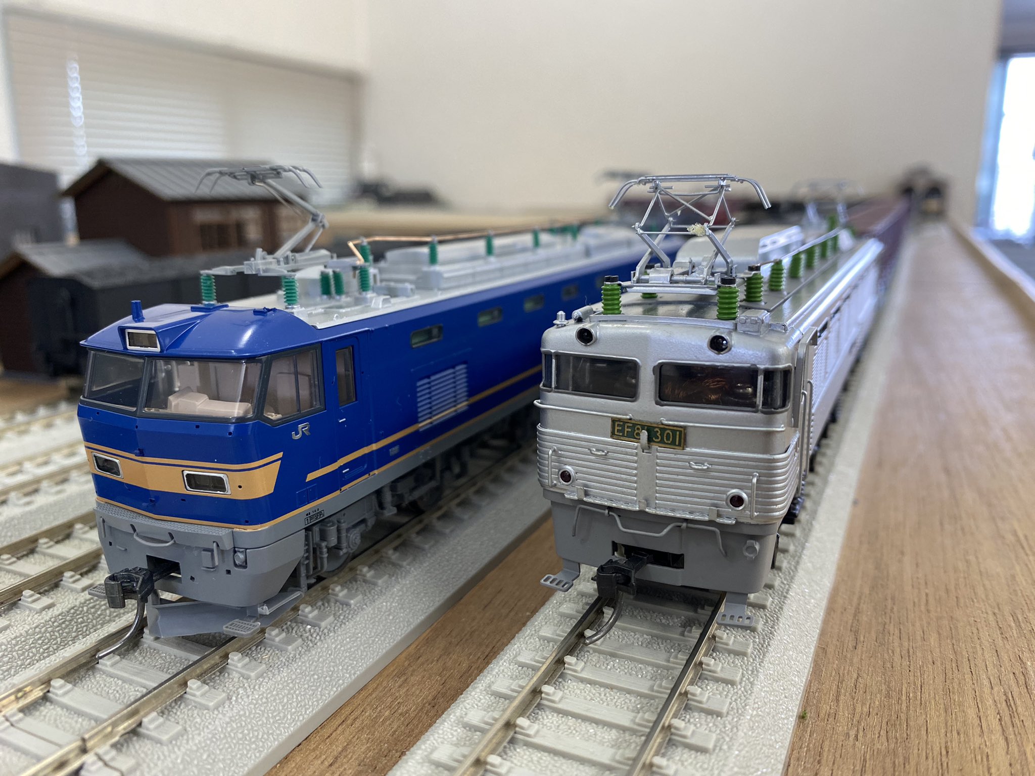 希少 赤2号 エンドウEF81ヒサシ付き 2000年製品 鉄道 激安な エンドウEF81ヒサシ付き 赤2号 2000年製品 鉄道