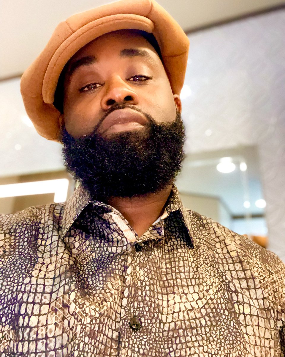 traychaney's tweet photo. @ work 🤫 #NewRole #NewNetwork #WorkingActor BIG DEAL! Won’t be back online til next week! GOD is amazing! #Gratitude is the ATTITUDE. Until then Catch me on #HBO #HBOMax #WeOwnThisCity, #BounceTV #SaintsAndSinners #HULU, #WeNeedToTalkMovie #AmazonPrime, #TrophyWife #BETPlus ✌🏾 https://t.co/wHF3F1Q8JV