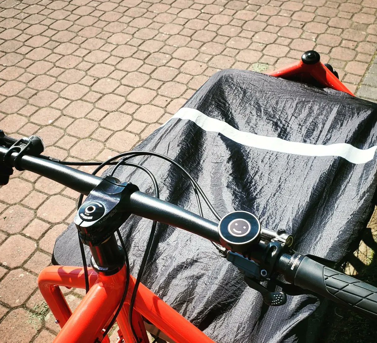 ridebeeline's tweet photo. ⚠️⚠️⚠️ WARNING ⚠️⚠️⚠️
Using a Beeline may cause lots of smiles whilst riding your bike.
Thanks @breton_samuel
#ridebeeline
•
•
•
#cycling #bicycle #bike #cycle #fiets #radfahren #velo #olympics #olympiccycling #teamgb #lovecycling #cyclinglife #whyicycle https://t.co/38nivxPtOj