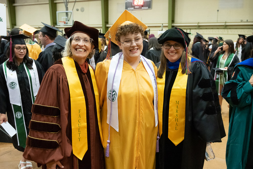 SocialWorkCSU's tweet photo. Congratulations to our recent graduates! 🎉🎓🎉🎓🎉
Your hard work and dedication have led to this moment, and we know this is just the beginning of your future as a changemaker in the field of social work.
#ramgrad #csuramgrad2020 #socialworkgrad https://t.co/VyQGy47sOG