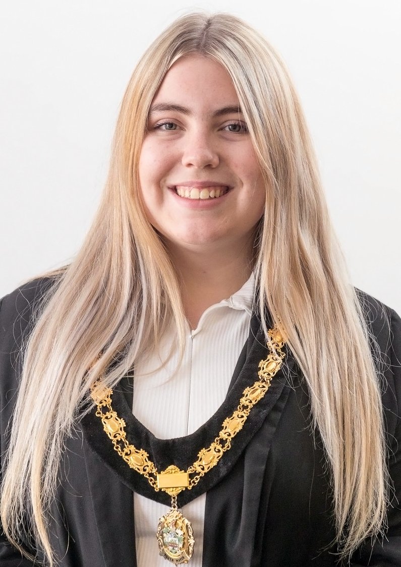 StevenageBC's tweet photo. Congratulations to the new Youth Mayor of Stevenage, Paige Abrey for 2022-23. She will be the 11th Youth Mayor of Stevenage and we wish her the best of luck in her exciting new role. 👏 https://t.co/566TSURgO9
