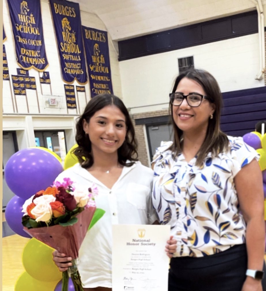 lizzetteee07's tweet photo. You’re amazing in everything yoU do, I’m so proud of you. @desireevianey1 Never let the ugly of the world distract you from accomplishing great things. Always show love & be kind to others 🤍 #BECHS #NHS https://t.co/KO4UJ3CNhw