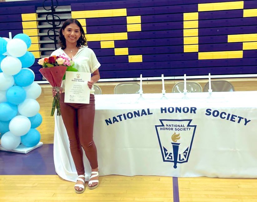 lizzetteee07's tweet photo. You’re amazing in everything yoU do, I’m so proud of you. @desireevianey1 Never let the ugly of the world distract you from accomplishing great things. Always show love & be kind to others 🤍 #BECHS #NHS https://t.co/KO4UJ3CNhw