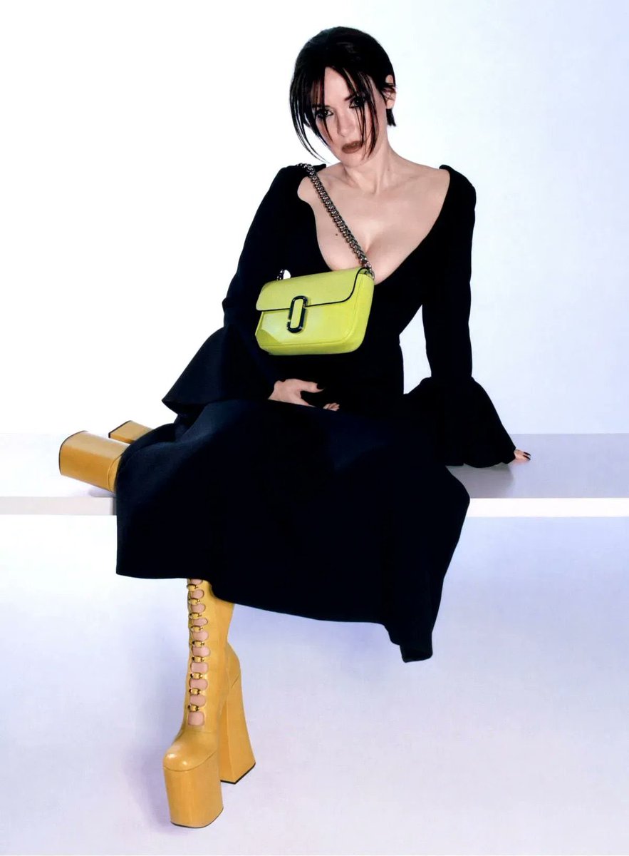 fashionfaguette's tweet photo. Winona on trial for stealing from Marc Jacobs, 2002' • Winona being the face of Marc Jacobs Pre Fall, 2022' https://t.co/soYJCiUy3B