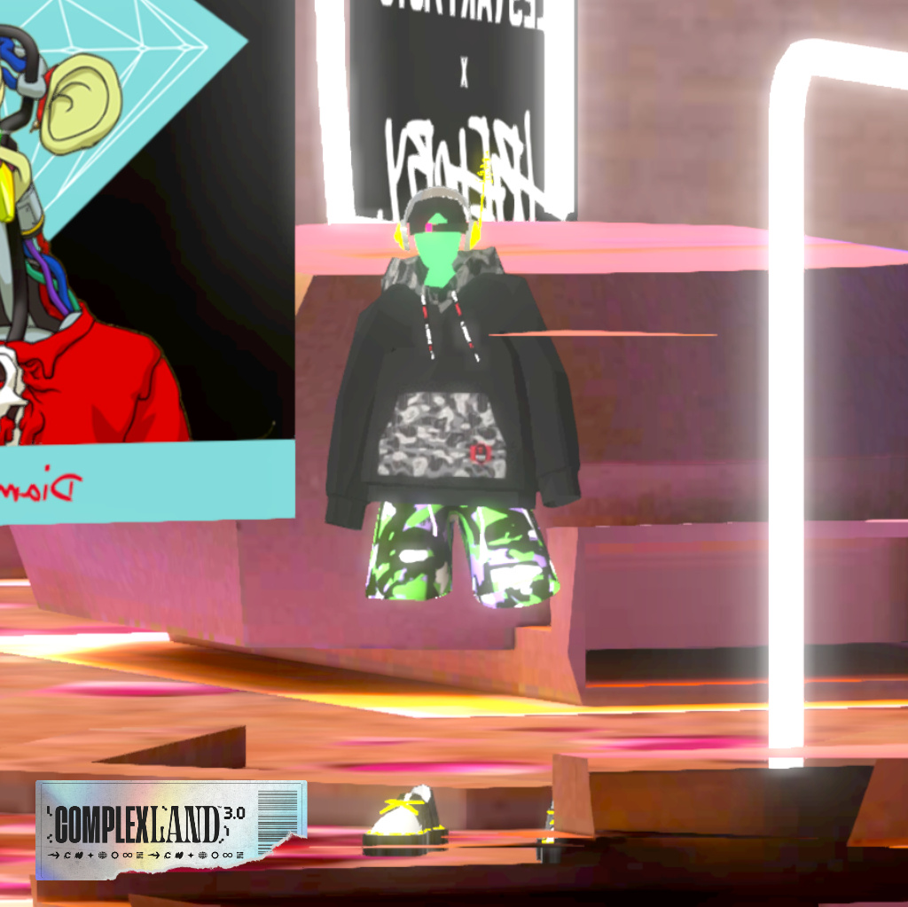 warehousejonn's tweet image. at the complexland store #vvs1 #diamondcryptodunks