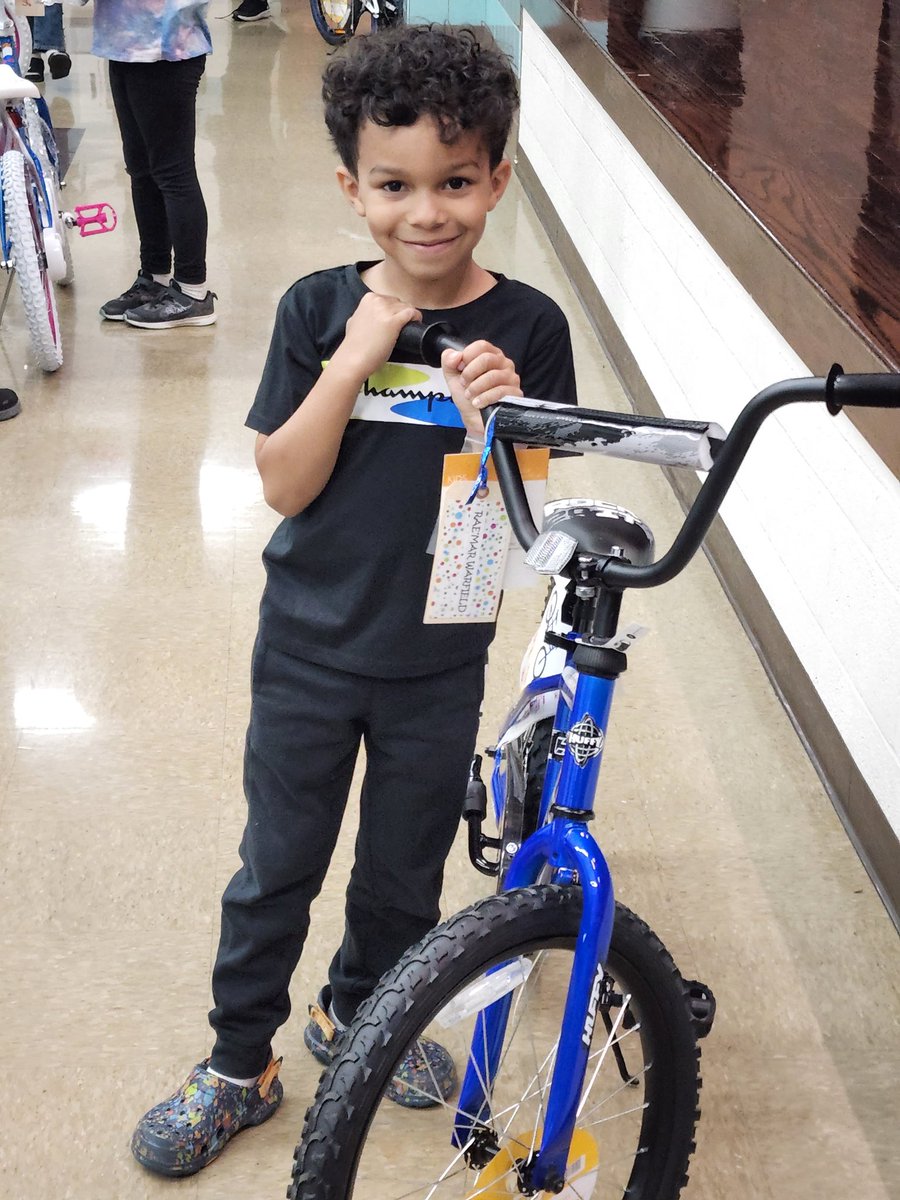 HCBBadger's tweet photo. Thank you Believer's Church, students, and families!  Kindergarteners with great attendance 94% received a special prize!  Way to go!  @warrenschools #TheJWCS https://t.co/6z8AuEP5tw