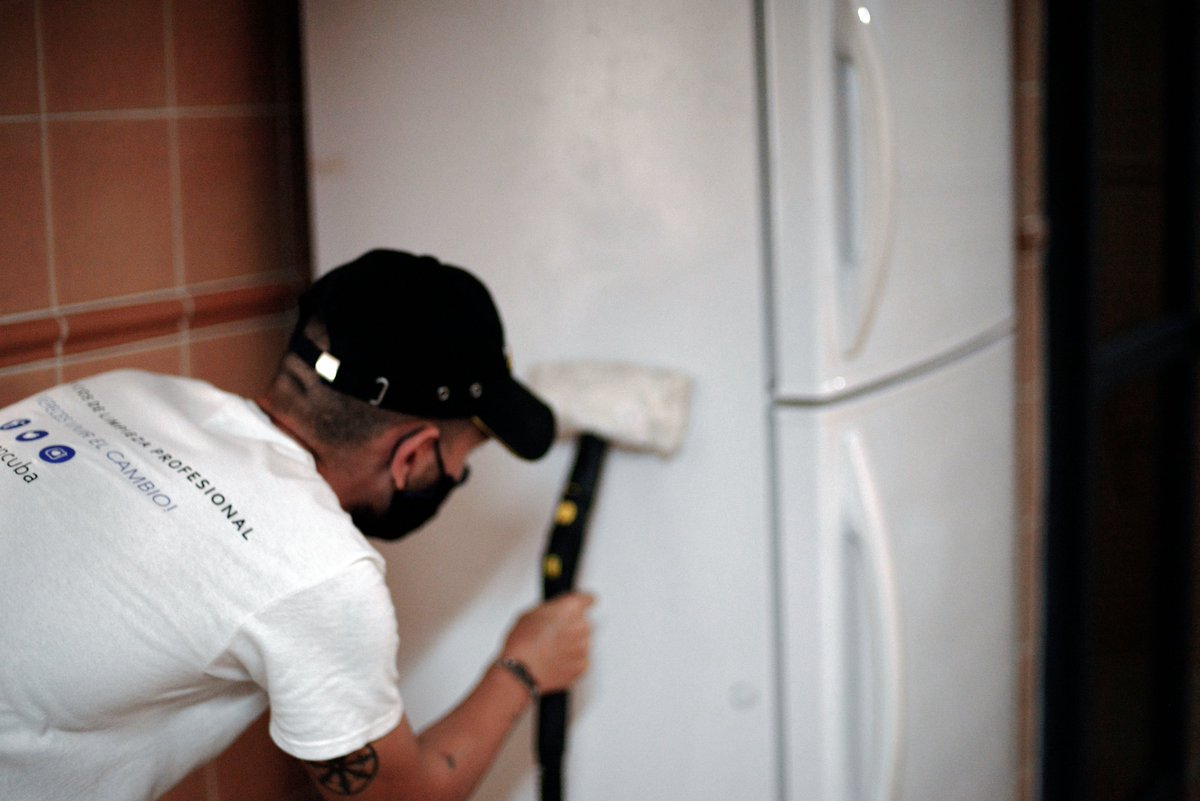 ProlimpCuba's tweet photo. 📢Twitteros! Recomendado para hogares con personas vulnerables. 

👉Desinfección con vapor dentro y fuera del refrigerador o nevera. Eliminación del 100% de las bacterias. 

👉Protección máxima para la manipulación de tus alimentos.

👉Seguridad del equipo

Anota: 📲 5 2455231 https://t.co/Q7fyZ5dagy