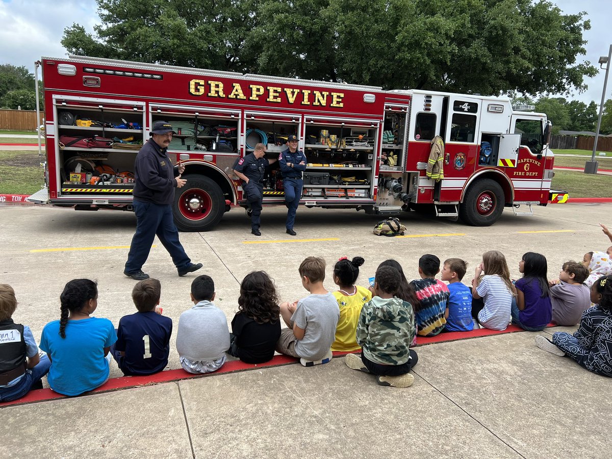 Thank you to <a href="/GrapevineFireTX/">Grapevine Fire Dept</a>  for speaking today at our career day! <a href="/BearCreekElem/">Bear Creek</a> #TeamBCE
