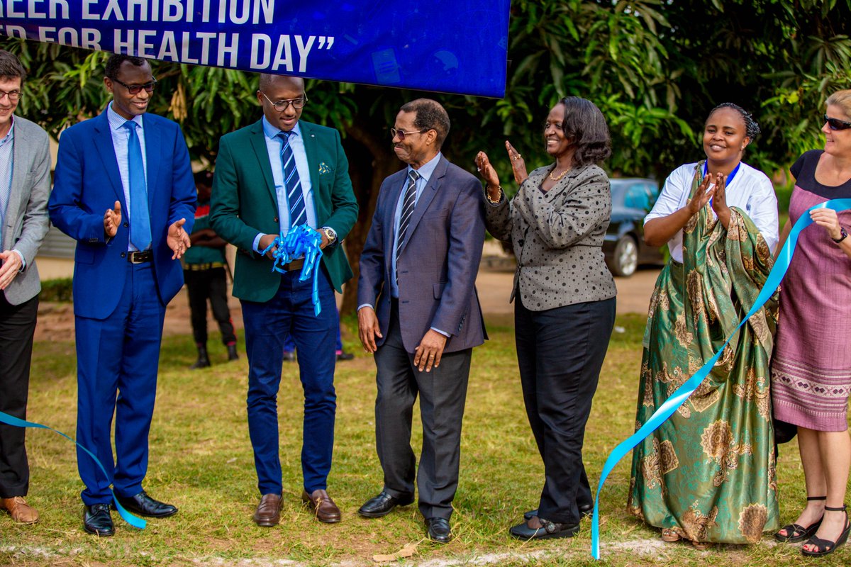 UnitedForHealt1's tweet photo. Happened : Today, our honored guests from @RBCRwanda @Uni_Rwanda  @UR_CMHS  formally launched the CAREER EXHIBITION " #UnitedForHealthDay" at Remera Campus.
More than 50 exhibitors from various institutions operating in #Rwanda attended the exhibition. https://t.co/zPddFZWqRZ