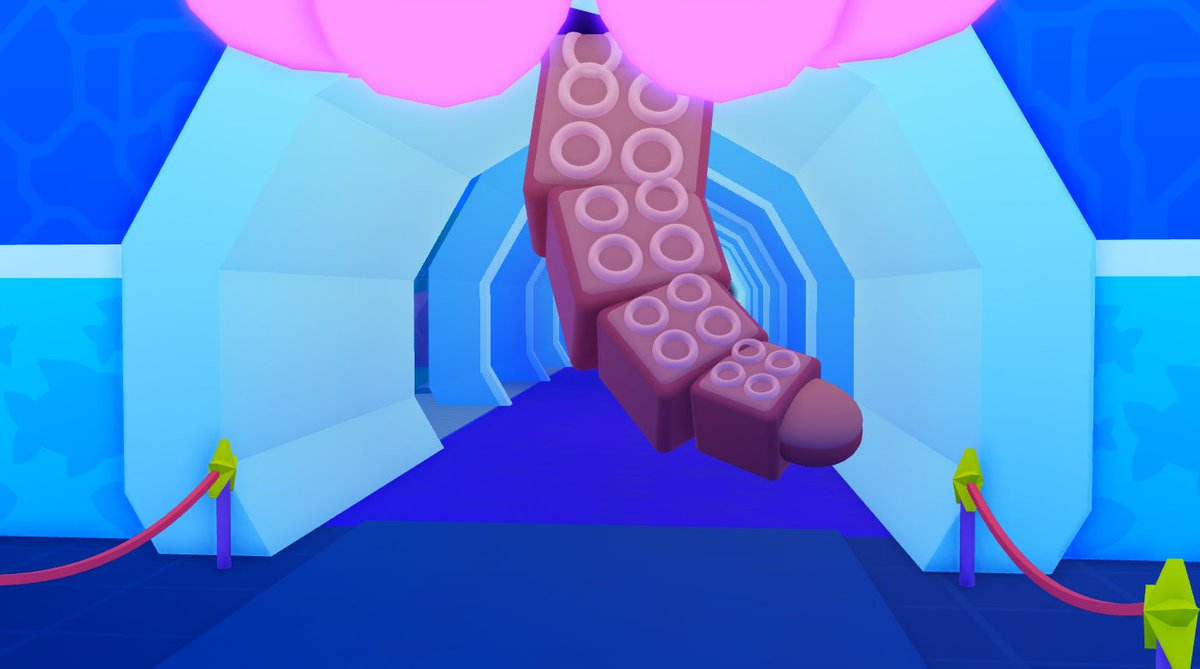 ponchokings's tweet photo. WHAT IS THAT??!! 🙀 #PetStoryRoblox https://t.co/OPifYqSCY0