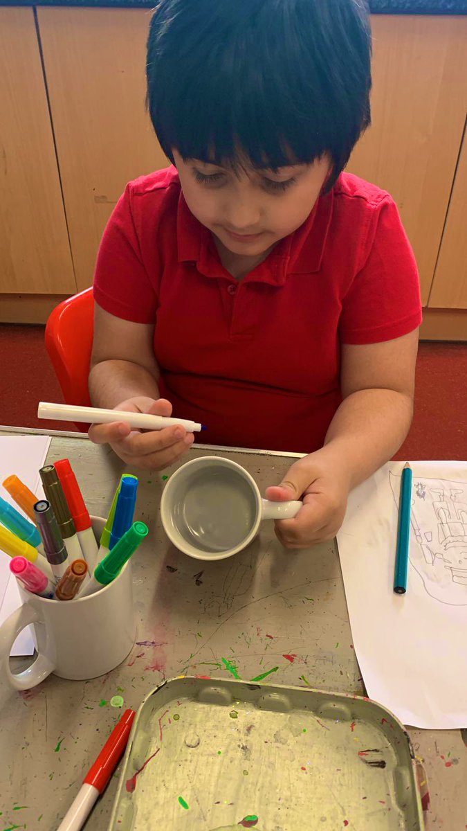 BubsyTownhill's tweet photo. STF have used their creative skills designing and painting mugs, doing a watercolour portrait of the Queen and using stencils to create the front cover of our cards to her majesty the Queen 👑🇬🇧❤️ #tcsjstf #tcsistf ##tcsjubilee #tcsea https://t.co/rAPUz9j3No