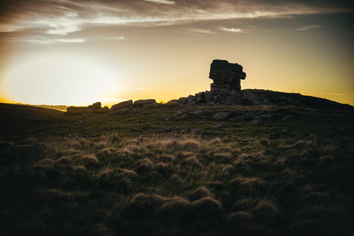GlavindStrachan's tweet photo. #sunset at #LintsTor on #Dartmoor ππ· https://t.co/YJWYHsix1O
