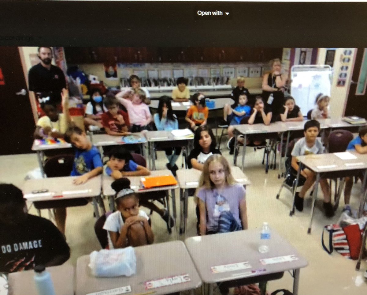 CoachGlynnPE's tweet photo. Today some @AllamandaES third graders got to converse and exercise with Jillian Martinez of the Texas Tech soccer team! We discussed the importance of sportsmanship and they got to ask her questions! Thank you, Jillian and @AthletesForHope for the opportunity! #Sportsmanship โฝ๏ธ https://t.co/LLujlx9yH4