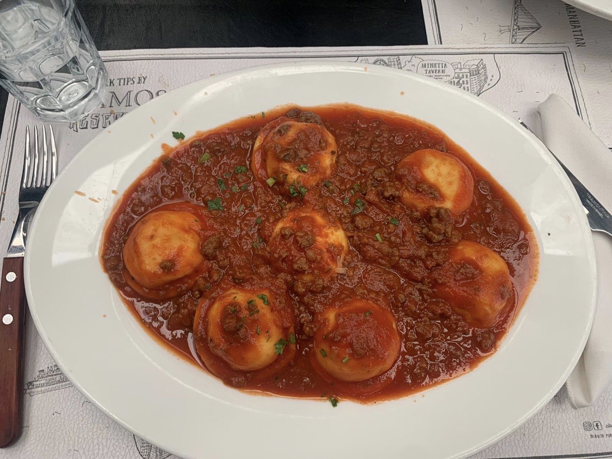 econofia's tweet image. Platos ENORMES, abundantes y sabrosos, muy buena relación precio-calidad. Si hoy no probé el bodegón más rico de buenos aires, le pega en el palo. El secretito 📍